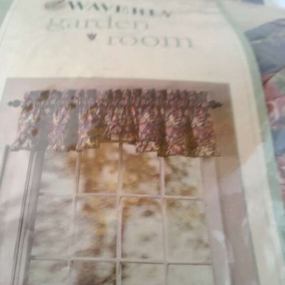 Waverly Garden Room Heirloom Collection Shaped Ruffle Valance Blue Floral Pair - Picture 14 of 15